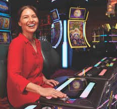 138 slot ဂိမ်းလော်ဘီ ထိပ်တန်း Slot ဂိမ်းများ ကစားနေသောမြင်ကွင်း